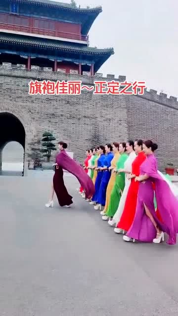 实拍露脸中国老女人浜，揭秘街头真实生活，展现岁月沉淀之美