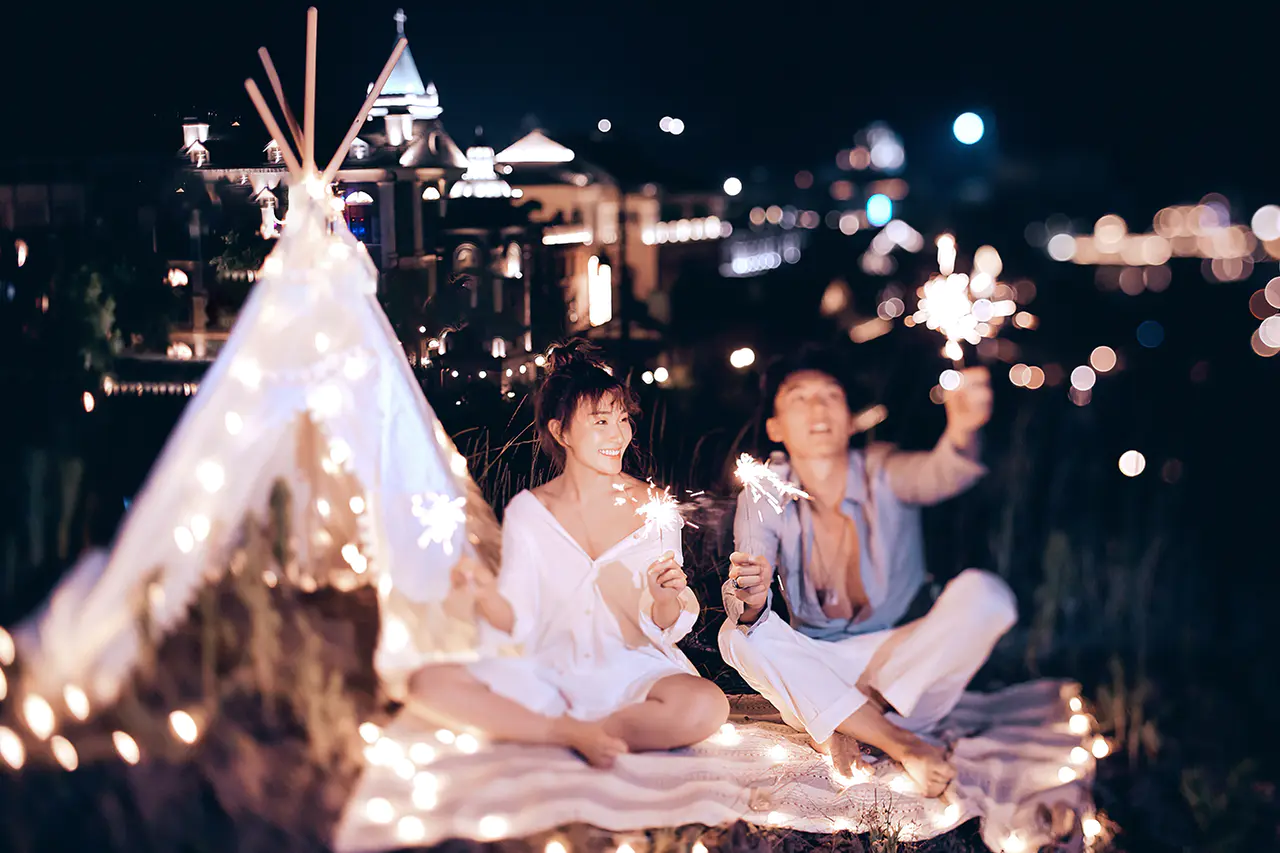 少妇BBBB做爰浜激情瞬间，动人画面，令人心跳加速的浪漫夜晚