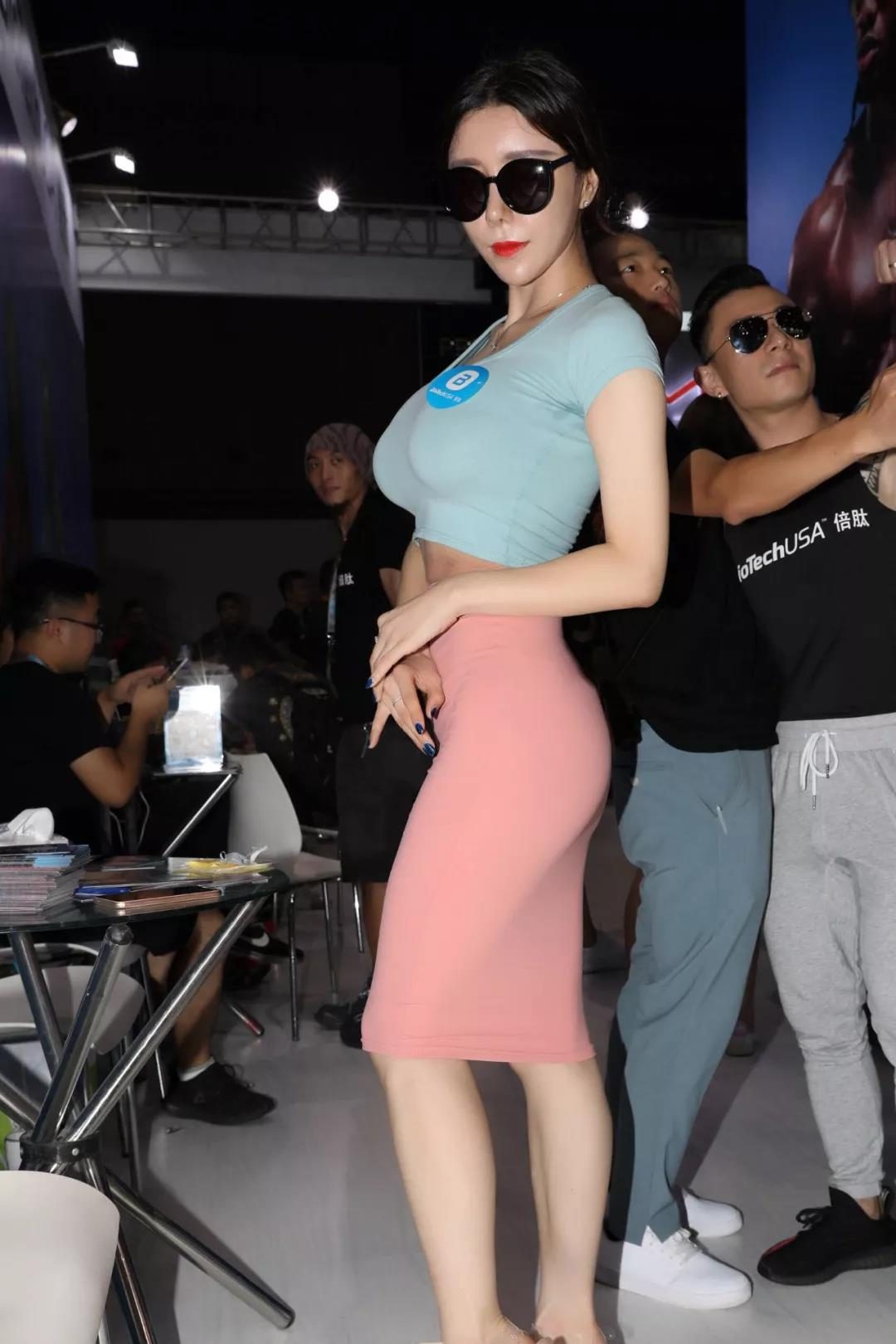 丰满少妇一区二区三区四区观看指南，精彩剧情，独家解析，不容错过