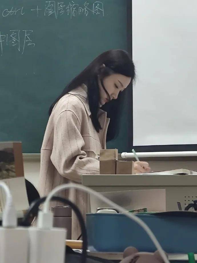 国产白色大学女教师实用指南角色塑造拍摄技巧解析