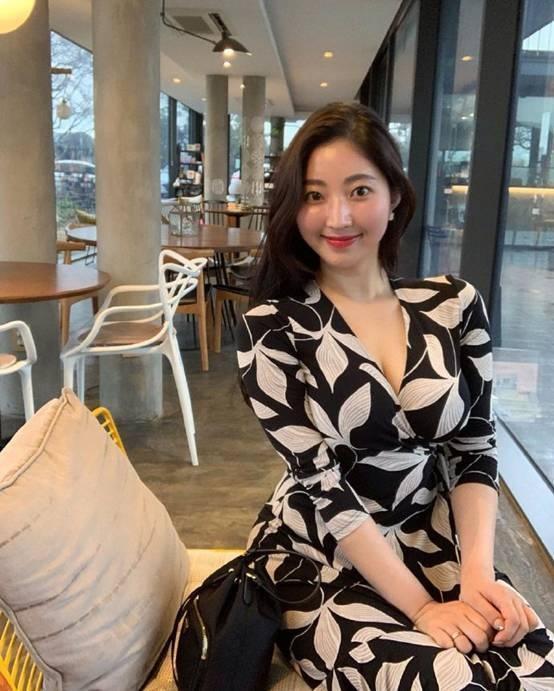 亚洲农村老熟妇肥BBBB浜生活纪实，传统与现代交织，展现独特乡村风情，温暖人心