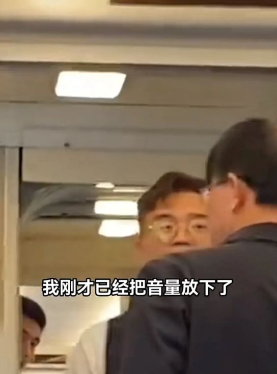 老B好日还是嫩B好日引发热议，探讨两性关系，情感选择与人生体验的深度思考