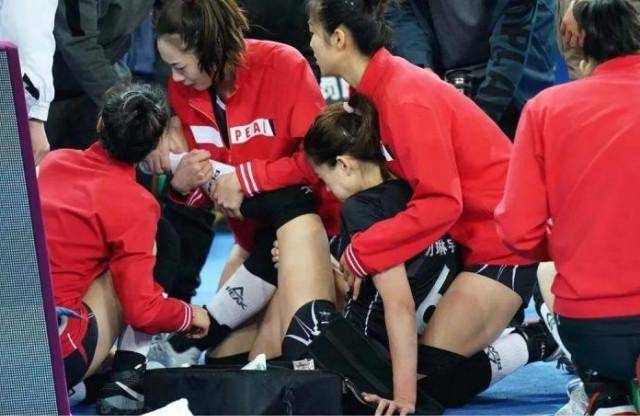 2.偷拍熟女冲凉事件持续发酵，网友热议，警方介入调查