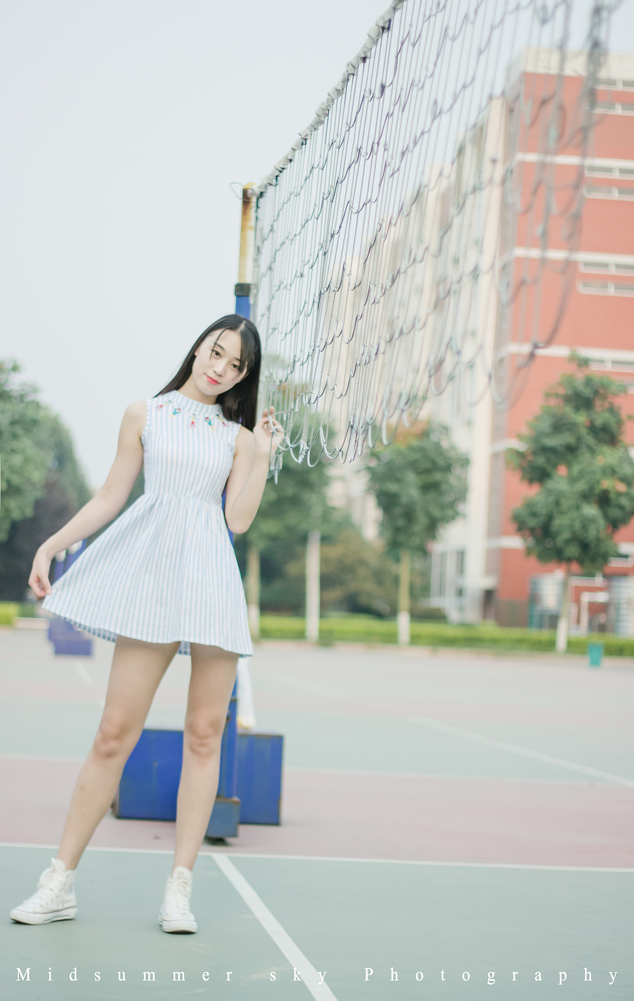 白嫩小泬无套学生校园写真，清纯诱惑，青春气息扑面而来，展现自然美感