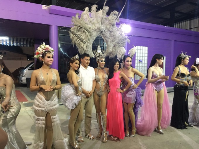 四川少BBB搡BBB爽爽爽人妖的独特魅力与争议，探索背后的文化现象，揭秘真实故事