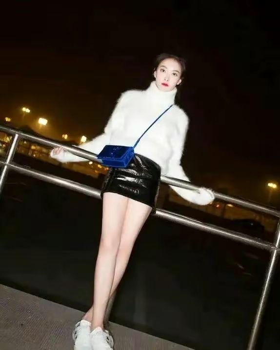 熟女老熟妇浜风情尽显，优雅气质与成熟魅力并存，探索岁月沉淀的独特韵味