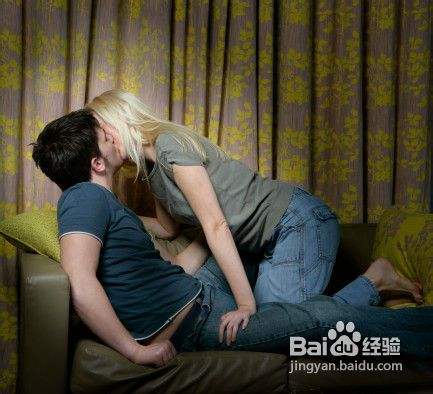 男生女生啪啪啪中文版恋爱技巧与情感指南，分享甜蜜故事，探索亲密关系