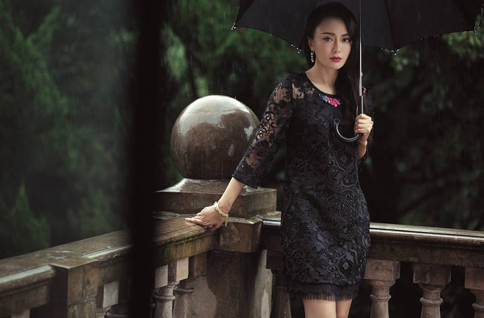 欧美熟女4KxxxxHD极致诱惑，高清画质展现成熟魅力，性感风情尽显无余