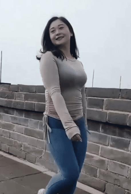 欧美少妇啪激情瞬间，性感辣妈私密写真，火热诱惑撩人心弦
