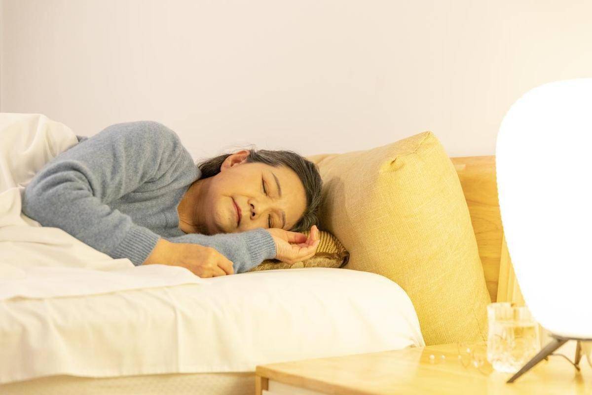 蜜芽视频揭秘上床技巧，轻松掌握舒适睡眠，提升生活品质