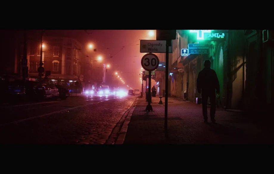 午夜影像光影交错迷离午夜故事引人入胜，探索未知，揭开谜团