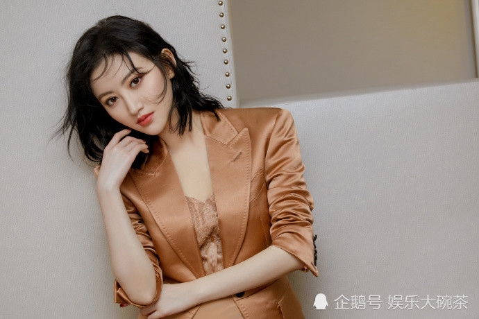 熟女4KHD魅力绽放，500部精选佳作，尽显成熟风采
