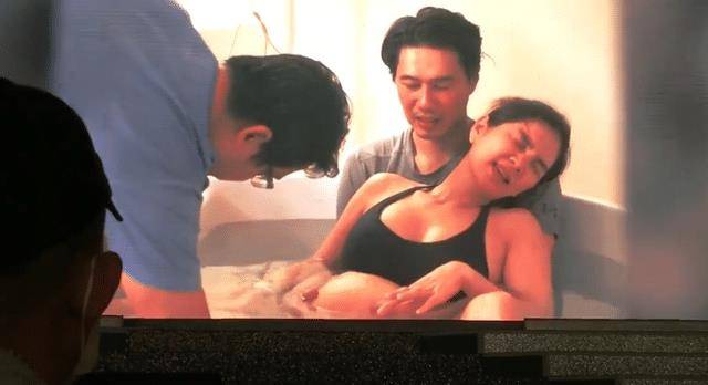 国产媚黑拳交直播成人内容引发热议，深夜平台暗藏乱象，观众直呼尺度失控