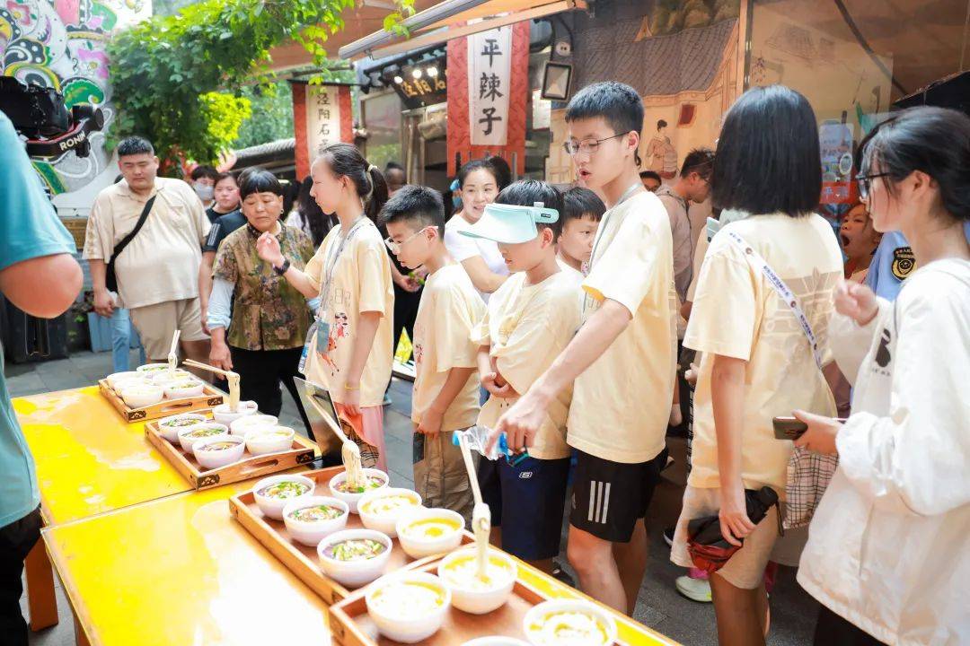 男男一区二区三区最新动态，探索热门区域特色，发现精彩男男生活圈