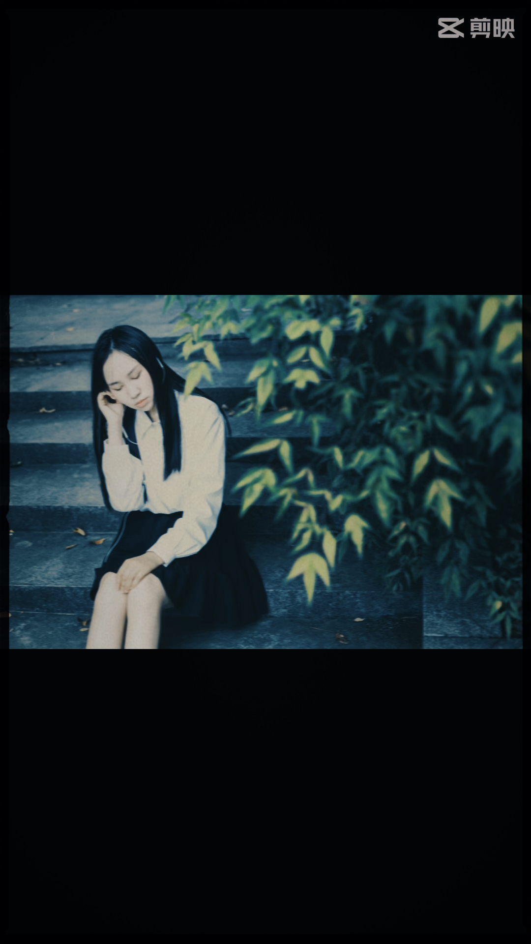 女学生初次破苞无删减青涩回忆，校园爱情故事，青春疼痛与成长交织的隐秘篇章