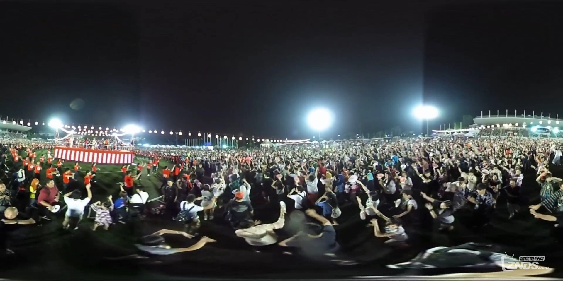2.kjizz音乐节狂欢夜盛况空前,激情点燃夏日,万人共舞星光下 2.kjizz音乐节狂欢夜盛况空前,激情点燃夏日,万人共舞星光下