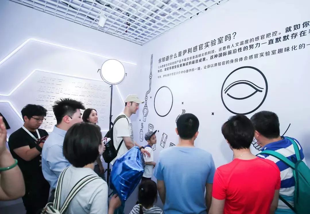 欧美人体大胆A片浜激情碰撞，探索极致感官体验，揭秘欧美成人影片拍摄幕后