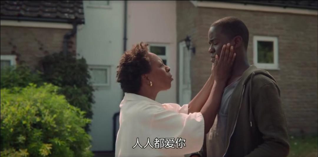 2.我和妽妽洗澡作爱A片，深夜共浴燃情瞬间，水花四溅欲火难耐