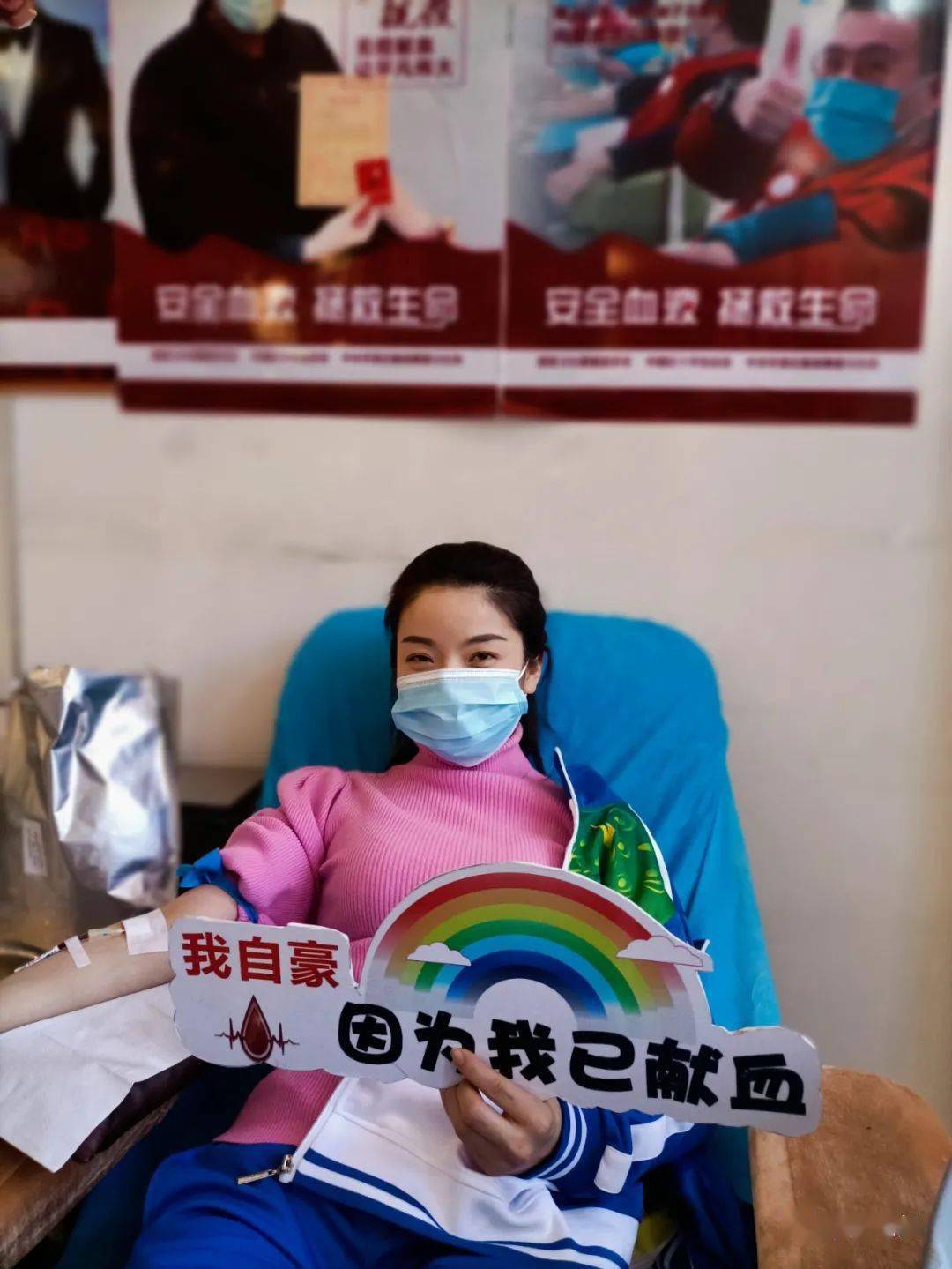 清纯学生妹破处经历分享，初次体验真实感受，校园爱情故事揭秘