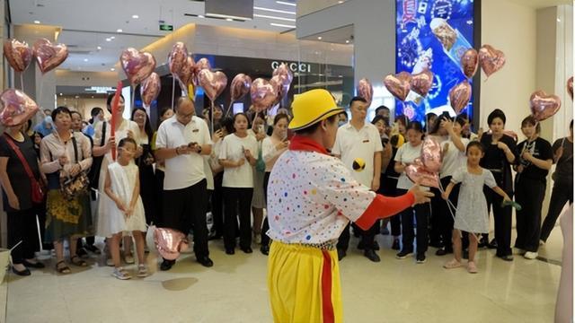 精品久久久久久久久免费午夜福利精彩呈现，畅享无限欢乐时光，不容错过的深夜好礼