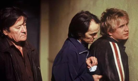 国产红色一节毛片震撼上映，经典剧情扣人心弦，观众热议不断