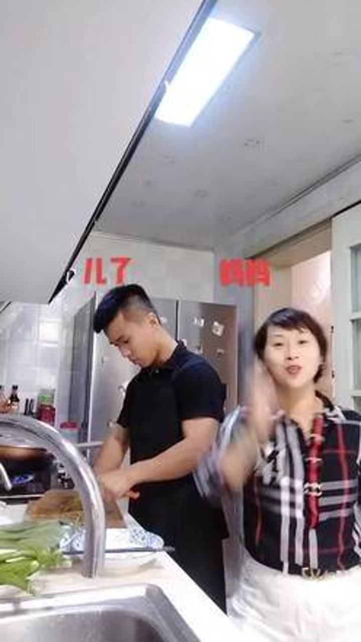 1.美女给男生干家务的幸福秘诀