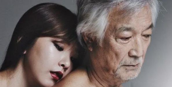 70岁老人免费看A片中国老头性交片浜，真实老年性生活视频，高龄男性激情片段，晚年性爱记录