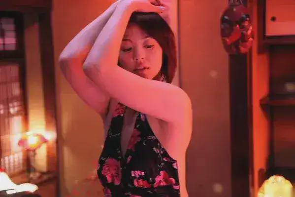 日本公妇里乱片A片公HD震撼上线，高清画质极致体验，剧情大胆引人入胜