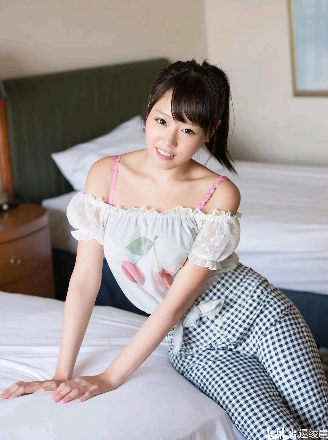 欧美高清俄罗斯极品S102AV浜崎真绪，日本护士野外探险，激情演绎极致诱惑