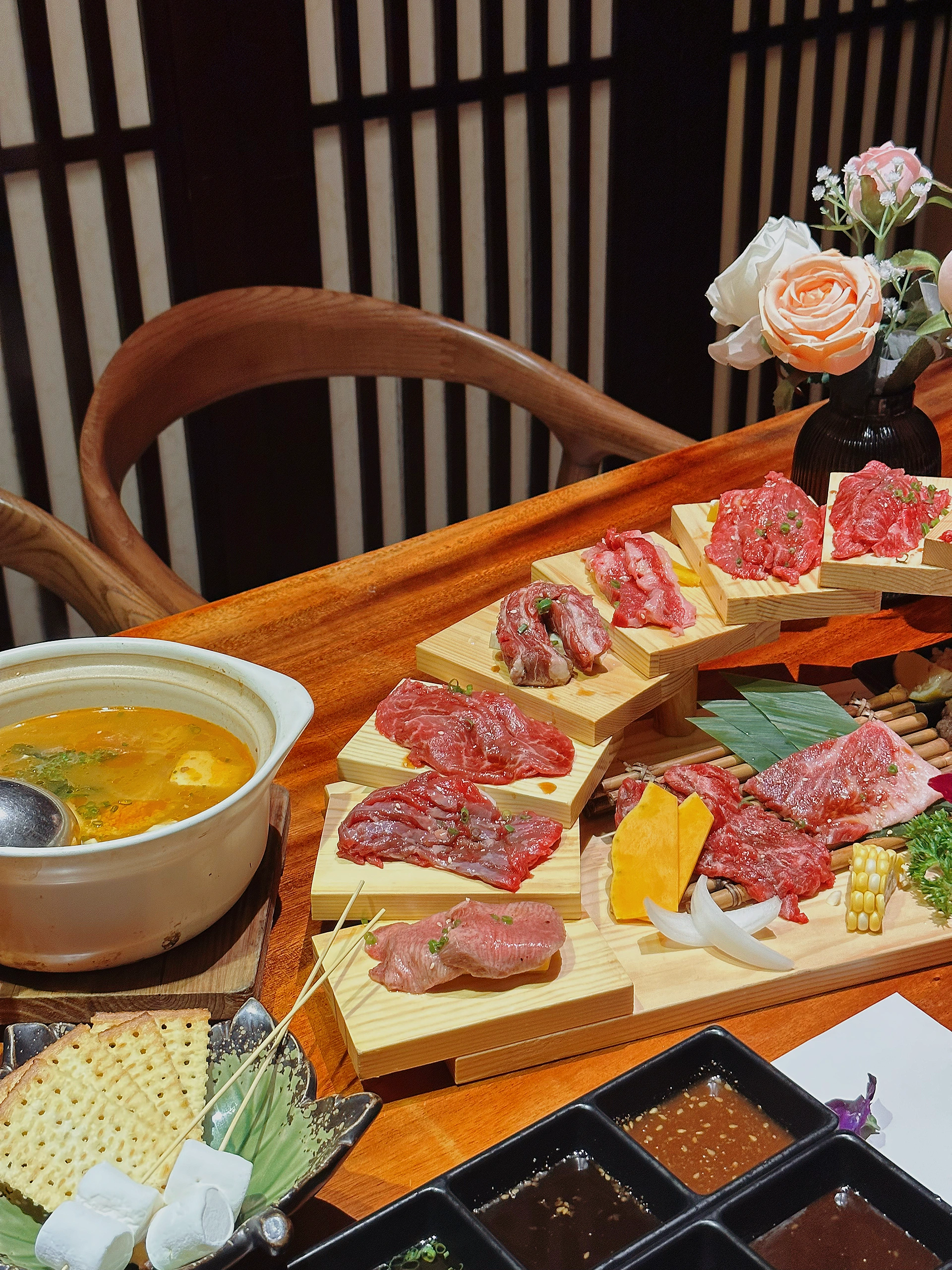 日本又黄又硬樱花季限定美景与美食探秘，东京大阪必打卡，温泉和牛体验