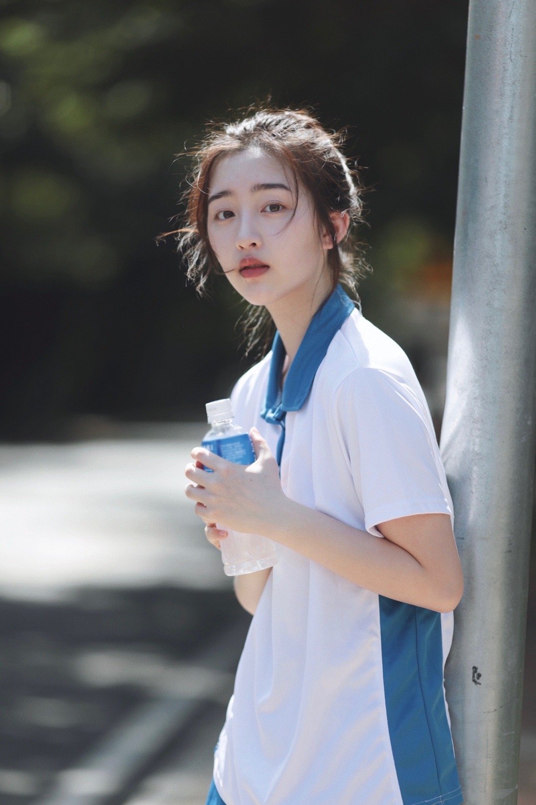白嫩小泬无套学生校园写真，清纯诱惑，青春气息扑面而来，展现自然美感
