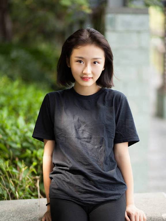 2.沈阳四十五岁少妇的优雅穿搭，成熟韵味，动人风采展现无遗