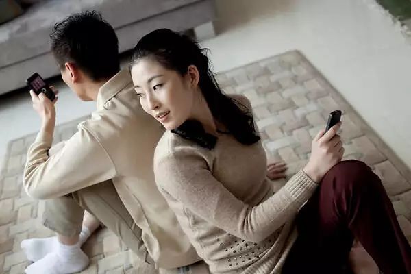 人妻丰满熟妇av无码区乱码，激情诱惑熟女大片，高清无码人妻专区