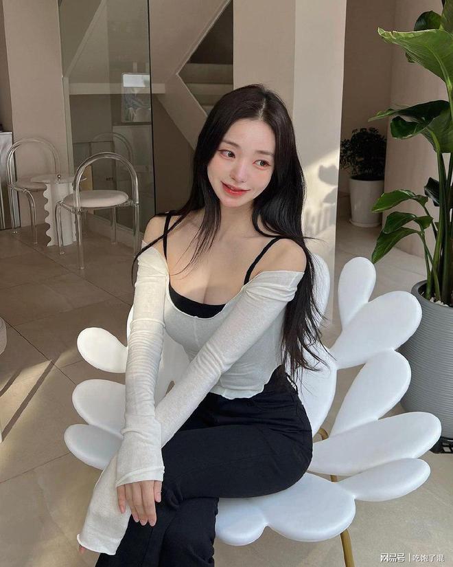 激情老太太欧美风潮席卷全球，时尚大胆，活力四射，引领银发新潮流