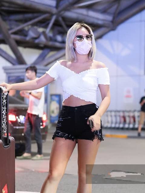 欧美丰满老熟妇AAAA片男男浜激情碰撞，狂野诱惑，深夜独享成人私密盛宴