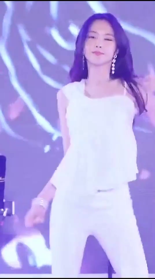 真人高清实拍女处绝美瞬间，青春绽放，纯净魅力令人心动