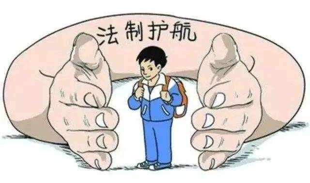 初中女生裸插视频引发热议，家长呼吁加强监管，保护未成年人身心健康