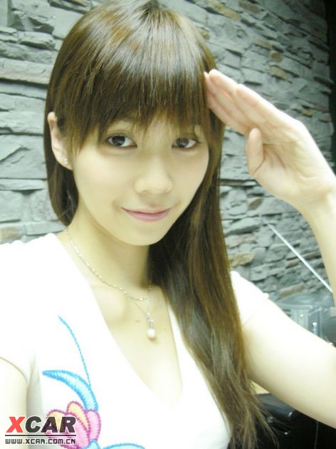酱香少女AV自拍惊艳瞬间，青春洋溢，魅力四射，创意无限