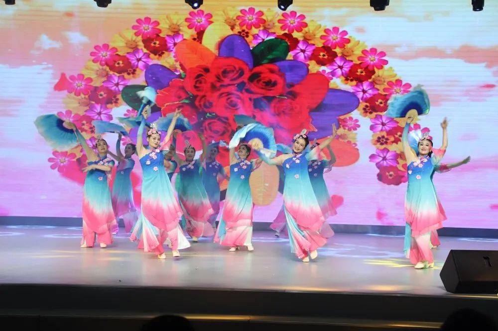 五月丁香六月婷婷激情视频绽放美丽瞬间，初夏浪漫邂逅，花香与热情交织的视觉盛宴