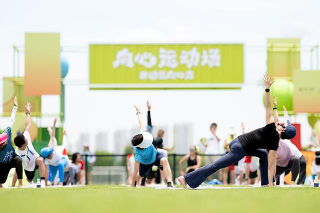 亚洲老年女性拳交技巧与安全指南，探索健康运动方式，提升生活质量