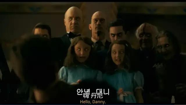 出差我和公看A片浜引发热议，探讨夫妻情趣，出差私密时光如何平衡，公开放映争议不断