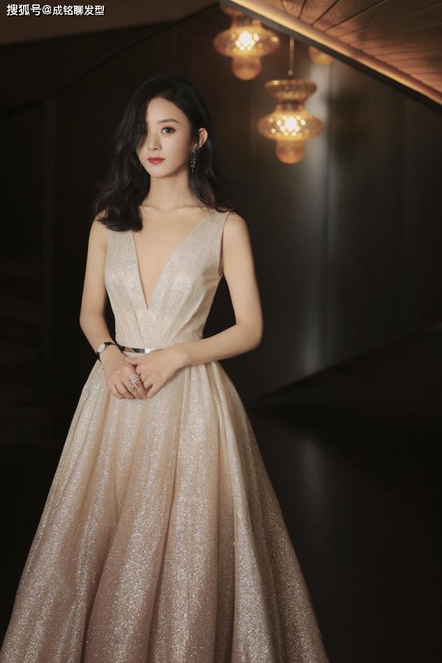 白丝无遮挡少女甜美写真,清新风格惹人爱,尽显纯真魅力 白丝无遮挡少女甜美写真,清新风格惹人爱,尽显纯真魅力
