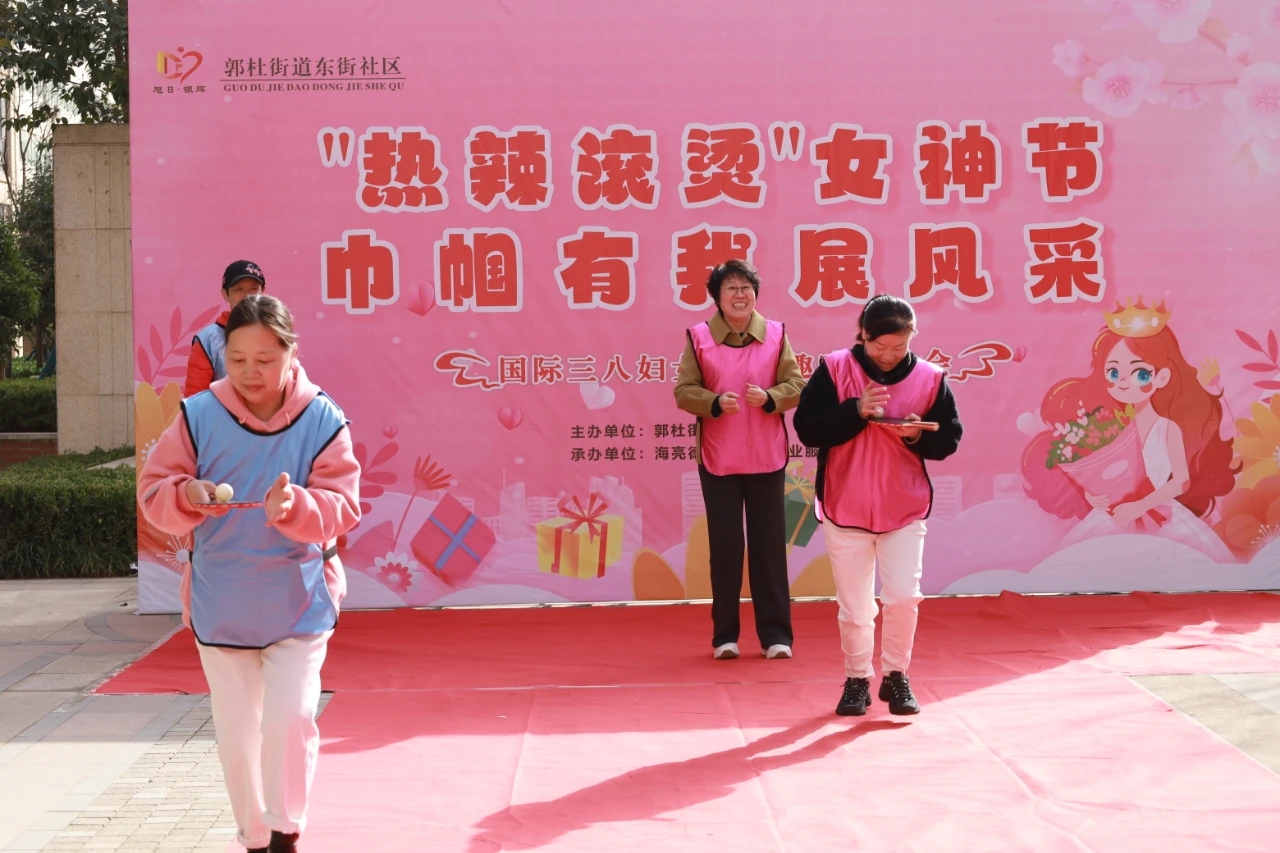 中国女兵英勇事迹震撼人心，展现巾帼风采，传递正能量精神