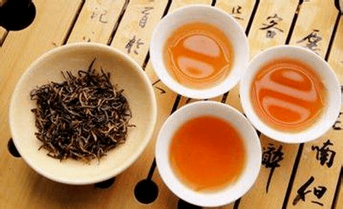 "vktk茶茶的脚底板保养秘诀，轻松呵护双脚，告别疲劳烦恼"