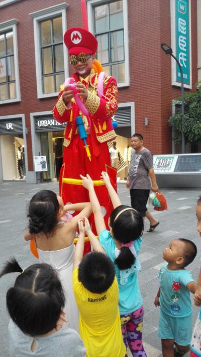 玩弄丰满人妻不卡剧情精彩刺激，高清画质流畅体验，尽享成人乐趣