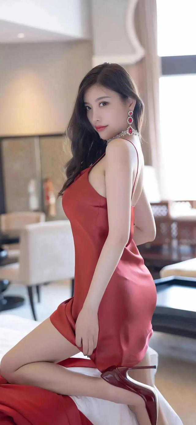 少妇一级A片惊艳呈现，撩人画面，极致诱惑不容错过
