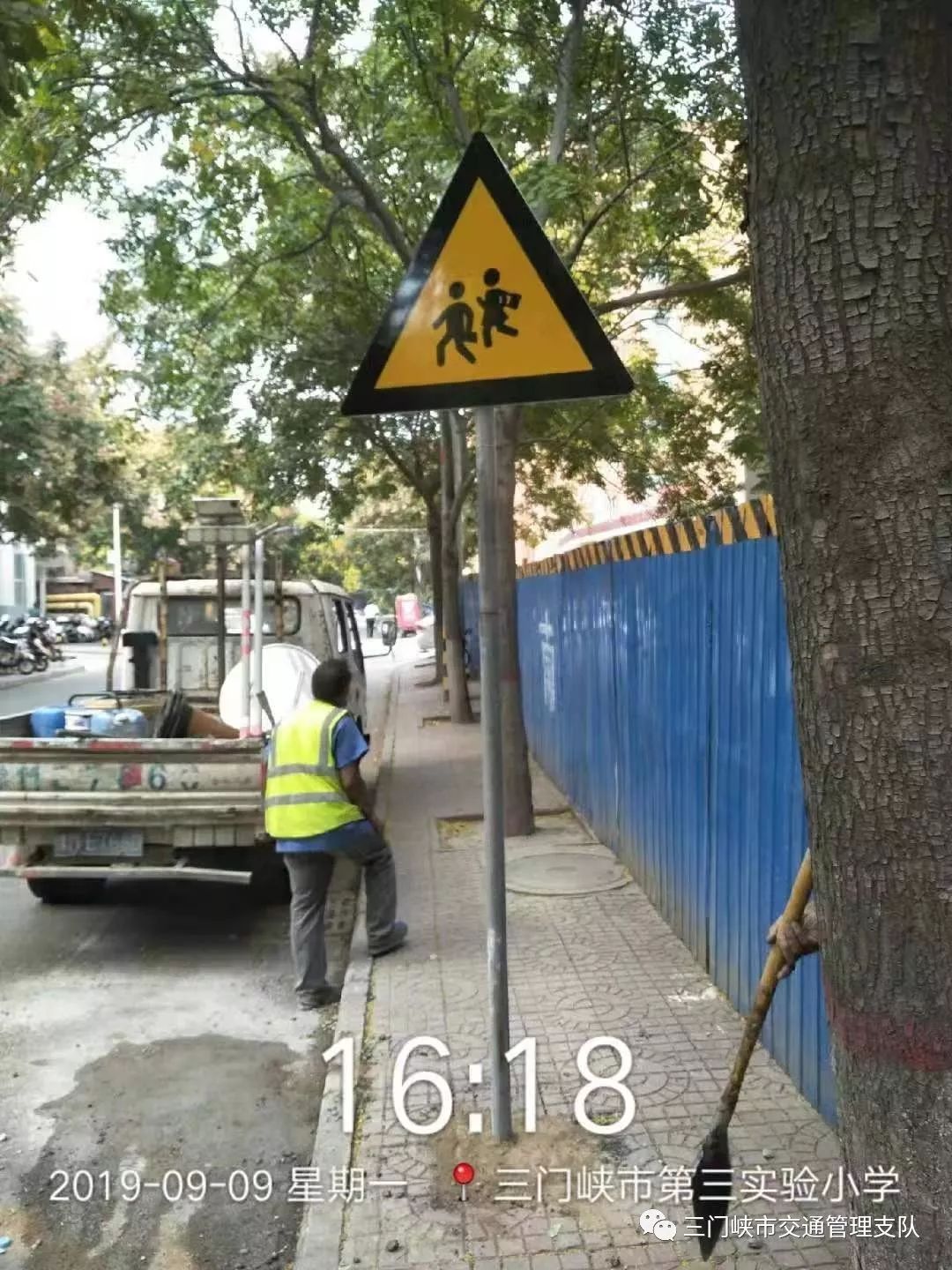 公交车挺进老师体内引发热议，安全驾驶需重视，校园周边交通隐患待整改