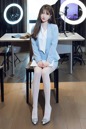 99国产精品丝袜久久制服噜噜魅力无限，高颜值女神穿搭指南，性感时尚引爆回头率