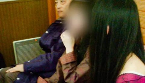 2.揭秘成人老色鬼av背后的故事，欲望交织，人性沉浮