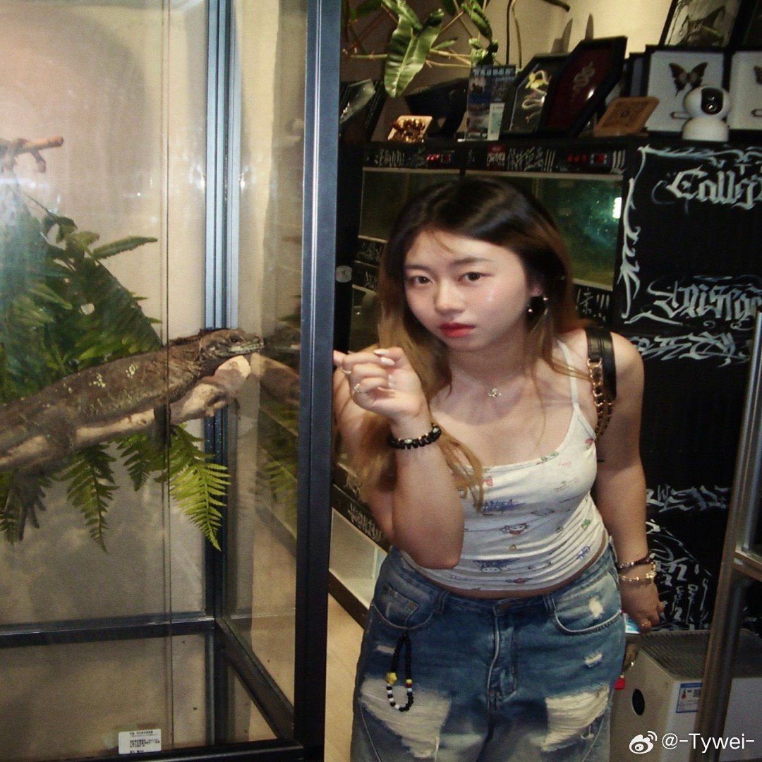 性ZZZZZBBBBBMMMM浜引发热议，探索背后深层原因，揭秘最新趋势与争议焦点